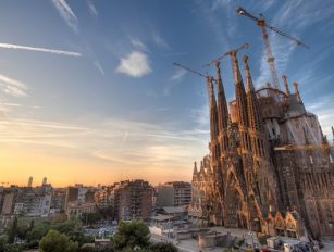 La Sagrada Familia Hakkında Bilgiler