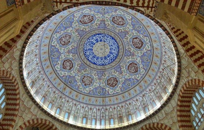 Selimiye-Cami-büyük-kubbesi
